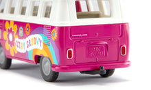 Afbeelding in Gallery-weergave laden, SIKU 2364 - VW T1 SAMBA – Een rijdende droom van vrijheid