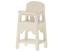 Afbeelding in Gallery-weergave laden, Maileg hoge eetstoel voor muizen baby off white / wit 11-2004-00