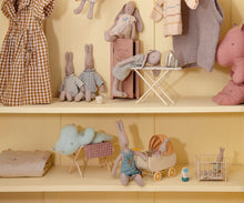 Afbeelding in Gallery-weergave laden, Maileg verzorgingstafel Micro Vichy 11-2110-00
