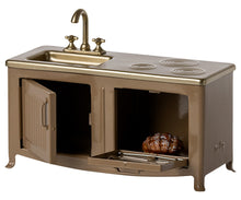 Afbeelding in Gallery-weergave laden, Maileg keuken voor muizen, lichtbruin 11-3114-00
