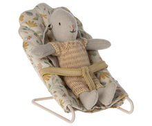 Afbeelding in Gallery-weergave laden, Maileg babysitter relax wipstoeltje micro 11-4402-00