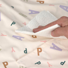 Afbeelding in Gallery-weergave laden, Kinderschildershort Lässig Happy Fruits pastel lila