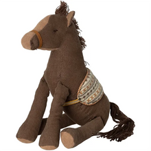 Afbeelding in Gallery-weergave laden, Maileg knuffel Pony met zadel bruin 16-3930-00
