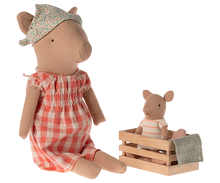 Afbeelding in Gallery-weergave laden, Maileg varken Big meisje 34 cm 16-4980-00
