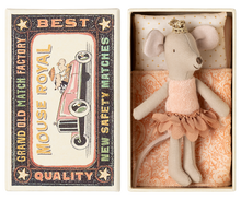 Afbeelding in Gallery-weergave laden, Maileg Prinses muis, Kleine zus in luciferdoosje 17-5101-00