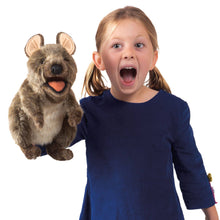 Afbeelding in Gallery-weergave laden, Folkmanis handpop Kangoeroe met korte staart/QUOKKA