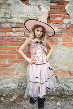 Afbeelding in Gallery-weergave laden, Great Pretenders Glam Witch jurk en hoed, maat 5/6 jaar - 31415