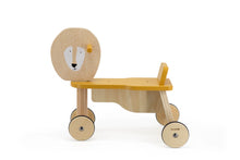 Afbeelding in Gallery-weergave laden, Trixie houten loopfiets met 4 wielen - Mr. Lion