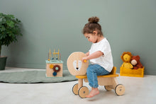 Afbeelding in Gallery-weergave laden, Trixie houten loopfiets met 4 wielen - Mr. Lion
