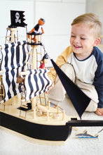 Afbeelding in Gallery-weergave laden, Small Foot - houten poppenhuis - Piratenschip