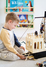 Afbeelding in Gallery-weergave laden, Small Foot - houten poppenhuis - Piratenschip