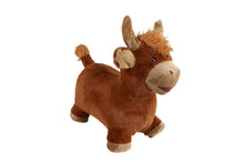 Afbeelding in Gallery-weergave laden, Mini Club Skippy hopper Highland Cow - met pomp pluche 60 cm
