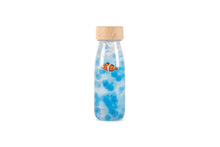 Afbeelding in Gallery-weergave laden, Petit Boum – Sensorische fles - geluidsfles Vis