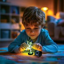 Afbeelding in Gallery-weergave laden, 4M KidzLabs - Dig a Glow Pirate - graaf een glow in the dark piraat op!