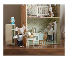 Afbeelding in Gallery-weergave laden, Ada Lauweryssens ❤️ Maileg Chef met Soeppot en Soeplepel 17-4208-00