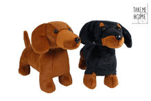 Afbeelding in Gallery-weergave laden, Take me Home knuffel hond Teckel 33 cm - bruin