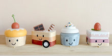 Afbeelding in Gallery-weergave laden, Speedy Monkey houten pull back Cakes