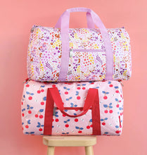 Afbeelding in Gallery-weergave laden, A Little Lovely Company Weekendtas - Bloementuin