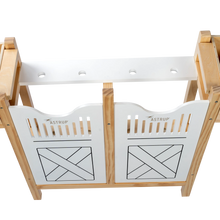 Afbeelding in Gallery-weergave laden, By Astrup houten paardenbox voor 4 stokpaarden