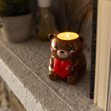 Afbeelding in Gallery-weergave laden, Legami Valentijn - Geurkaars Teddy Bear - Berry Kiss