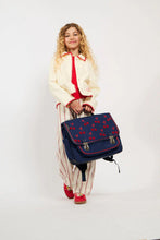 Afbeelding in Gallery-weergave laden, Caramel & Cie - Medium boekentas Velvet Cherries - MSA11_7409