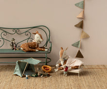 Afbeelding in Gallery-weergave laden, Maileg Cosy Bambi Off white 16-4902-00