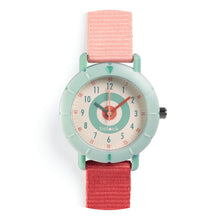 Afbeelding in Gallery-weergave laden, Djeco kwartshorloge Ticlock - Pink target - DD00474