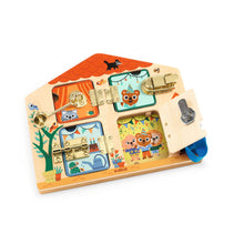 Afbeelding in Gallery-weergave laden, Djeco houten grendelpuzzel motoriekbord Cabanalock - DJ01659
