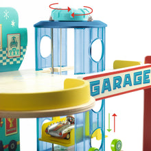 Afbeelding in Gallery-weergave laden, Djeco Crazy Motors houten garage - DJ05495