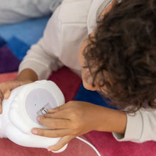 Afbeelding in Gallery-weergave laden, Dhink nachtlamp Dino XL Wit/pastel 25 cm - USB oplaadbaar, met timerfunctie