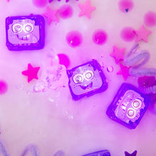 Afbeelding in Gallery-weergave laden, Glopals Light up cubes 4 stuks - Lumi / Paars