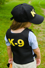 Afbeelding in Gallery-weergave laden, Great Pretenders K9 unit politie set met vest, pet en pluche puppy - maat 5/6 jaar - 80795