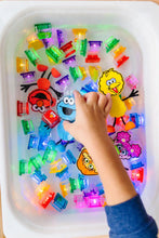 Afbeelding in Gallery-weergave laden, GloPals character Sesamstraat Cookiemonster Koekiemonster blauw