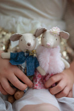 Afbeelding in Gallery-weergave laden, Great Pretenders knuffelpopje Archie de Muis