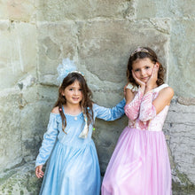 Afbeelding in Gallery-weergave laden, Great Pretenders Velvety Soft Sisters Forever Princess jurk, maat 5-6 jaar - 34185