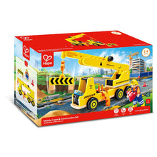 Afbeelding in Gallery-weergave laden, Hape Toys - Mobile Crane, grote mobiele kraan - E3083