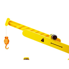 Afbeelding in Gallery-weergave laden, Hape Toys - Mobile Crane, grote mobiele kraan - E3083