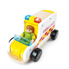 Afbeelding in Gallery-weergave laden, Hape Toys- Rapid Response Toy Ambulance, interactieve ziekenwagen - E3091
