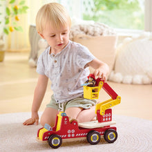 Afbeelding in Gallery-weergave laden, Hape Toys - Siren & Lights Toy Fire Truck, interactieve brandweerwagen - E3090