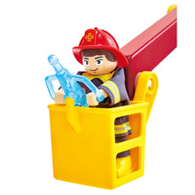 Afbeelding in Gallery-weergave laden, Hape Toys - Siren & Lights Toy Fire Truck, interactieve brandweerwagen - E3090
