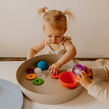 Afbeelding in Gallery-weergave laden, Jellystone Designs sensorisch spel Tray Play - Zachtblauw