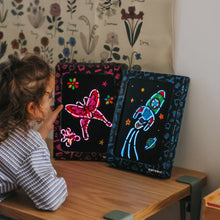 Afbeelding in Gallery-weergave laden, Kidywolf KIDYNEON - kit voor lichtgevende wanddecoratie - Sprookjes