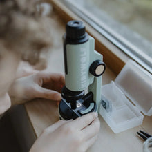 Afbeelding in Gallery-weergave laden, Kidywolf draagbare microscoop KidyMicroscope - Groen