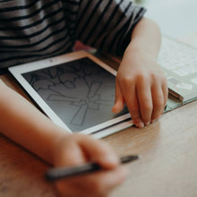 Afbeelding in Gallery-weergave laden, Kidywolf Kidydraw Mini tekentablet - Animals around the World