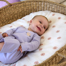 Afbeelding in Gallery-weergave laden, Lässig romper pyjama / kruippakje GOTS pastel lila - maat 62/68