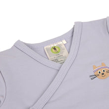 Afbeelding in Gallery-weergave laden, Lässig romper pyjama / kruippakje GOTS pastel lila - maat 62/68