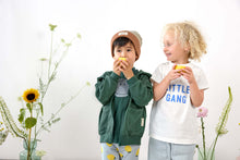 Afbeelding in Gallery-weergave laden, Lässig T-shirt Jersey GOTS Little Gang milky - maat 110/116, 4-6 jaar
