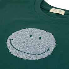 Afbeelding in Gallery-weergave laden, Lässig t-shirt jersey GOTS Smile dark green - maat 110/116, 4-6 jaar