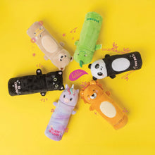 Afbeelding in Gallery-weergave laden, Legami Panda "Hug Me" Soft Plush Pencil Case - Super Soft! - zachte pennenzak panda Super Soft!