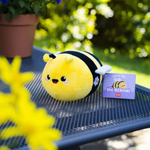 Afbeelding in Gallery-weergave laden, Legami plush super soft - mini bee